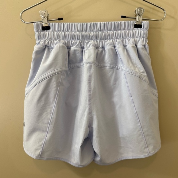 Lululemon Track That Mid-Rise Lined Short 5" in Blue Linen size 4 light blue - Picture 9 of 11